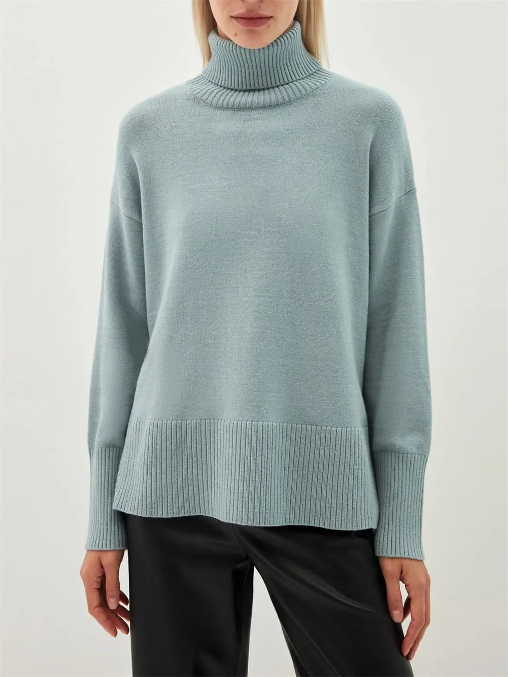 Women's Turtleneck Oversize Pullover Sweaters Winter Soft Warm Knitted Sweaters with Side Slit